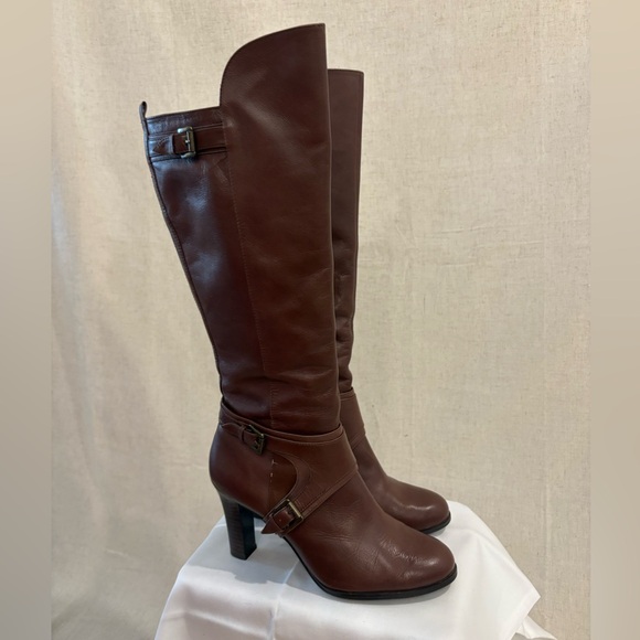 GUESS Brown Knee-High Brown Boots - Picture 4 of 15